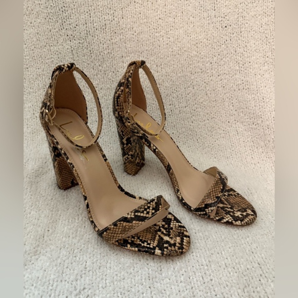 NWOB Lulu’s Taylor Tan Snake Print Ankle Strap Block‎ Heels - 10 - Picture 3 of 14